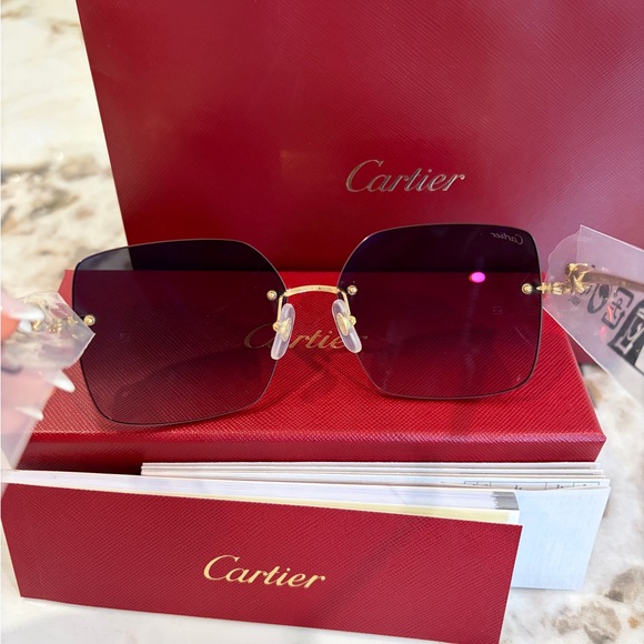Cartier Accessories - Cartier
Panthère Classic 24-Carat Gold 60MM
Square Sunglasses
